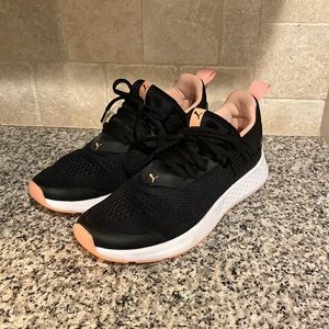 Brand NEW Women’s Size 6.5 Puma Sneakers